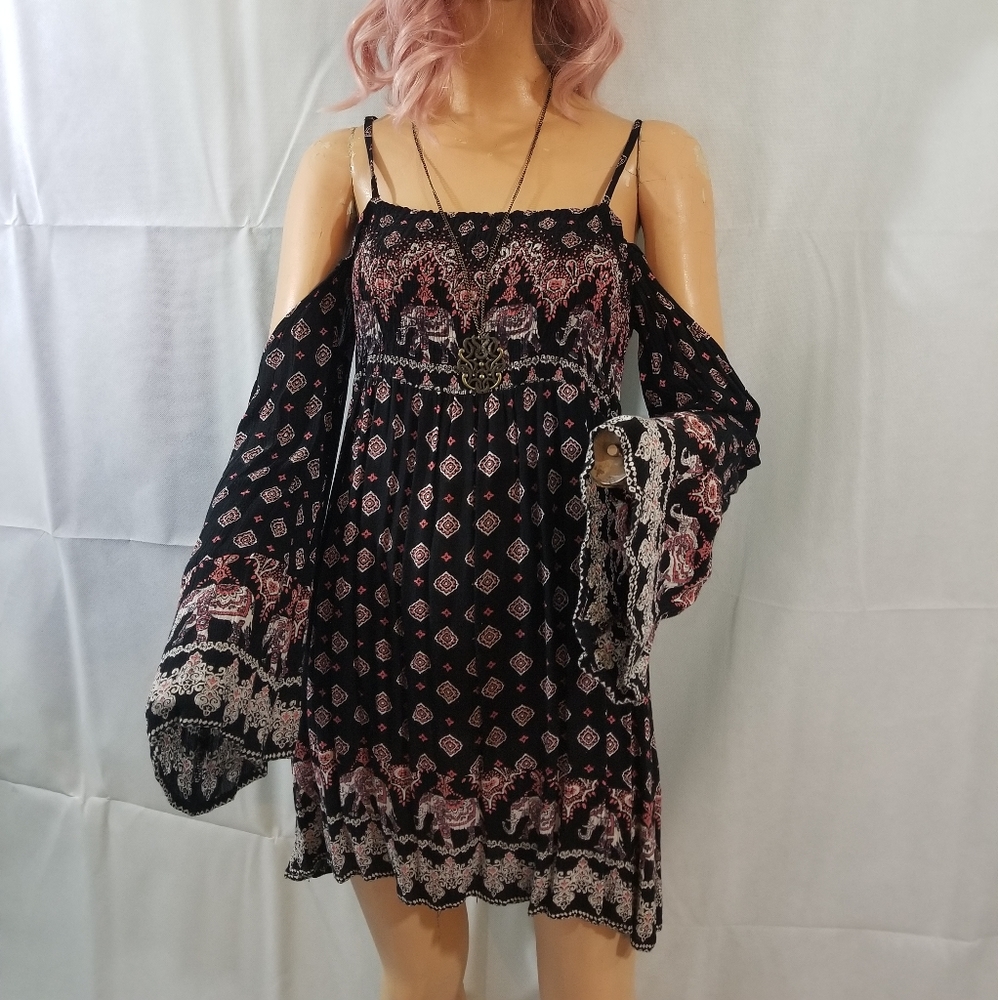 Boho cold shoulder bell sleeve mini dress Medium